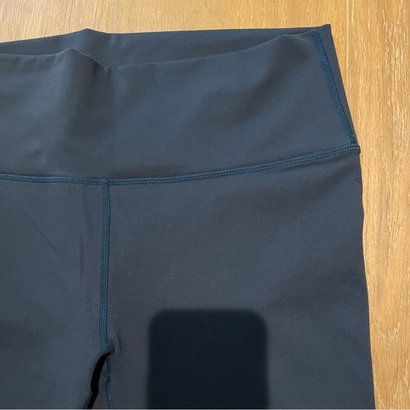 Fabletics High Waisted 7/8 Power Hold Leggings - Picture 2 of 4